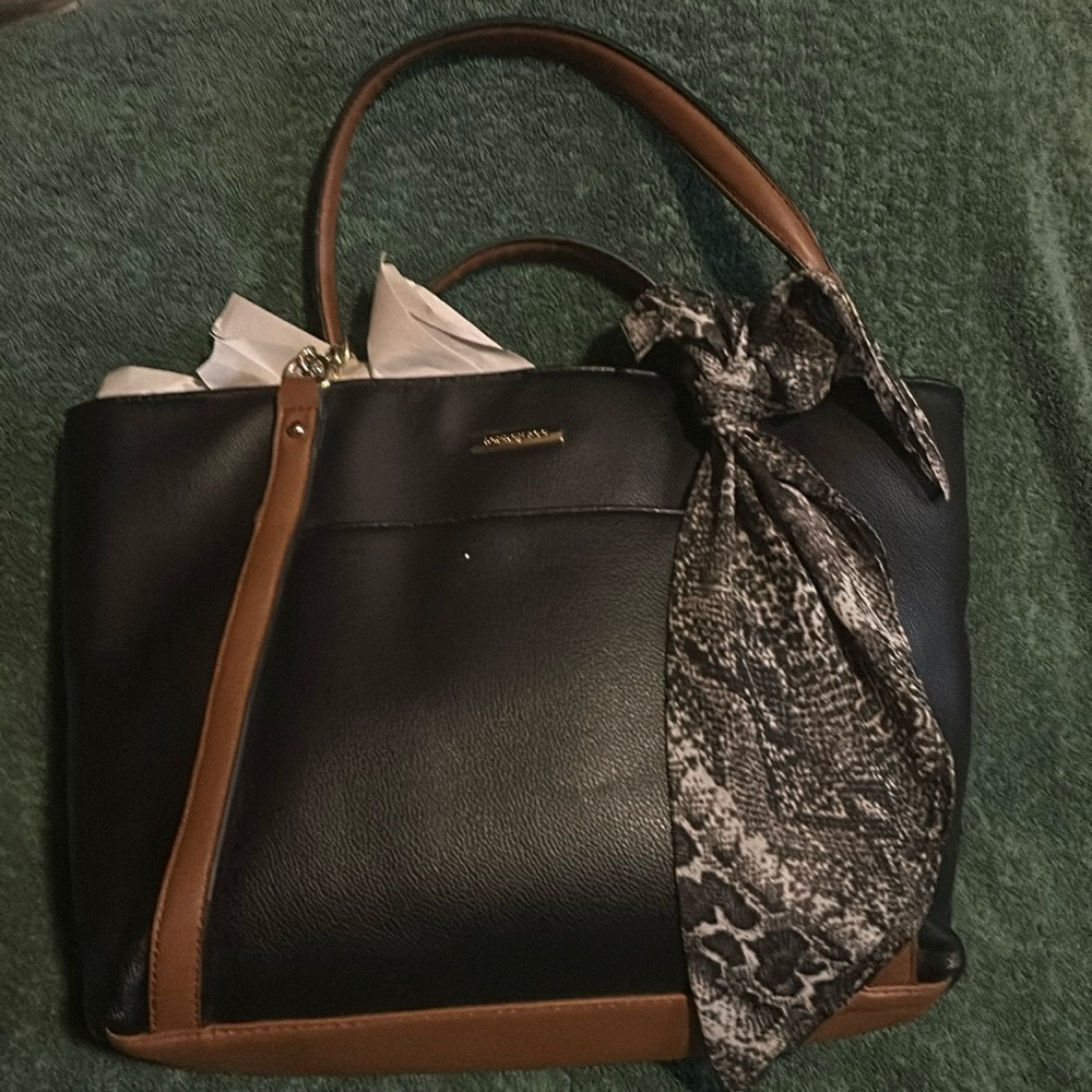 London fog black and brown gold chain strap bag